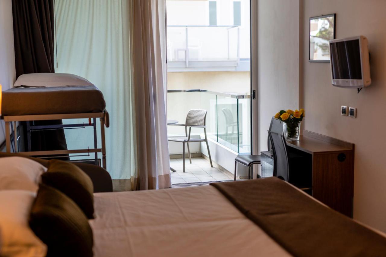 Hotel Cristallo Rimini Exteriér fotografie