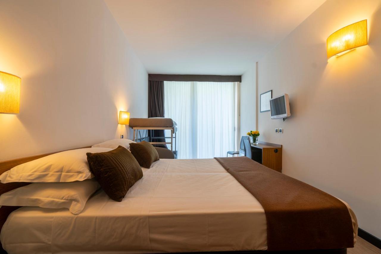 Hotel Cristallo Rimini Exteriér fotografie