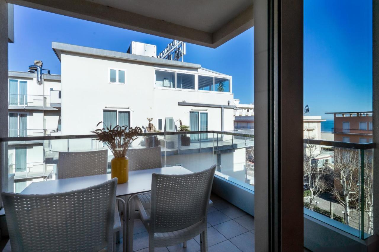 Hotel Cristallo Rimini Exteriér fotografie